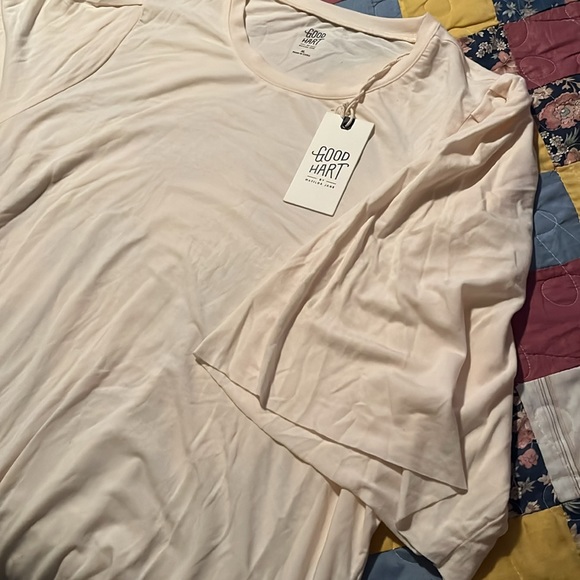 Good Hart Peachy Pink Tee - XL NWT - Picture 2 of 8